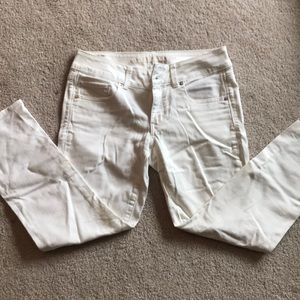 AE size 6 artist crop stretch